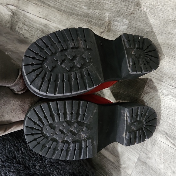 UGG Suede With Flower Applique Clogs Size 10 - Picture 3 of 7